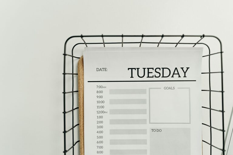 Simple Cleaning Schedule to Keep Your Home Tidy All Week